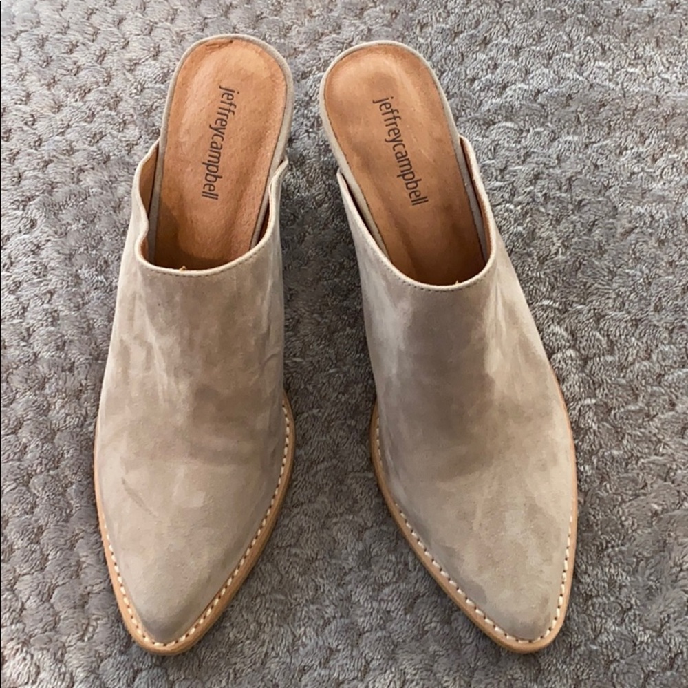Slip on heel bootie